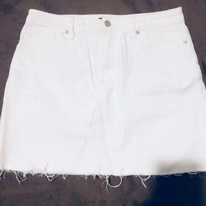 Forever 21 white denim skirt✨